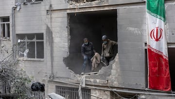 Efectos de bombardeos en Teherán (Irán).
