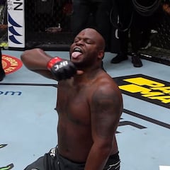 Lewis se desquita para cerrar 2021: noquea a Daukaus