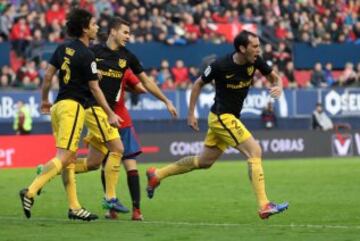 Godín celebra el 0-1. 