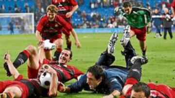 Los jugadores visitantes celebrando la victoria