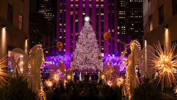 Across the Big Apple the holiday spirit is spreading with Christmas lights illuminating the streets. Here’s where some of the prettiest in the city are.