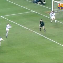 ¿Creen que sólo existió la del Valencia? Las otras 2 'chilenazas' de Rivaldo: una a Schmeichel vs el United