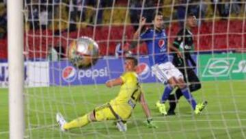 Vikonis, luego de recibir el gol de Preciado. Después hizo todo lo posible para evitar el 1-2.