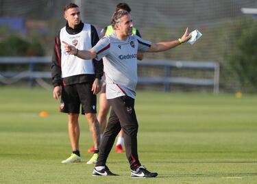 El Levante de Javier Pereira echa a rodar en Bu?ol