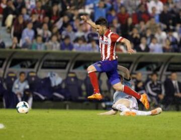 0-1. David Villa anota el primer tanto.