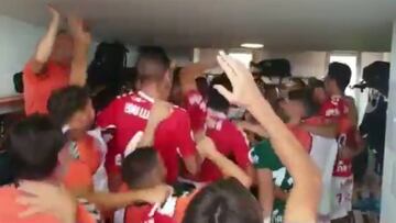 Otro nivel de motivación: el Murcia a ritmo de Camela...