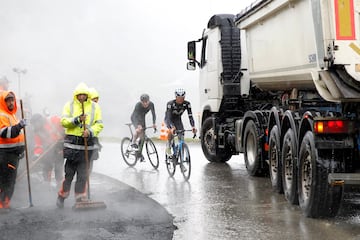 Las carreteras se encuentran en buen estado y la señalización de los distintos puntos es abundante. De todos modos, siendo el Tourmalet un punto clave para el ciclismo en 2023 con el paso del Tour de Francia, el Tour de Francia Femmes y La Vuelta, en los primeros meses del año reasfaltaron los kilómetros finales. 


