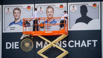 Neuer y Ter Stegen, en un cartel publicitario de la selecci&oacute;n de Alemania. 