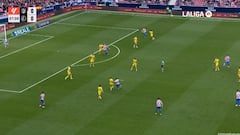 ¡Madre mía, Nahuel! El zambombazo del lateral rojiblanco para hacer uno de los goles de LaLiga
