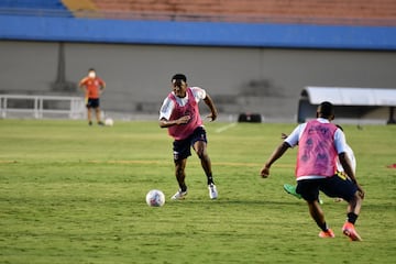 La Selección Colombia tuvo su primer entrenamiento con miras a la tercera fecha del Grupo de la Copa América ante Perú.