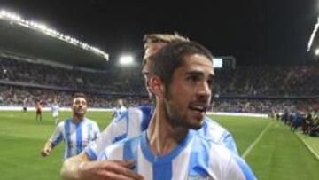<b>UN SUEÑO. </b>Monreal abraza a Isco tras su gole4
