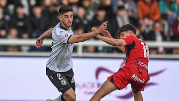 Partido de Liga Hypermotion entre el Burgos CF y el CD Mirandes celebrado en el estadio ‘El Plantío.
Lizancos del Burgos y Bauza del Mirandes
07-03-2026 - RICARDO ORDÓÑEZ