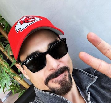 Kevin Richardson también es otro grande admirador de los Chiefs, y, cada que tiene oportunidad, no duda en demostrar en redes sociales su amor por el equipo.