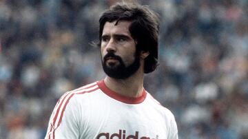 La leyenda del fútbol alemán brilló con la camiseta del Bayern Múnich, club en el que disputó 607 partidos y marcó 566 goles.