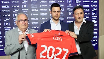 Lisci junto a Sabalza y Braulio Vázquez en su presentación.