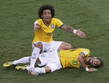 El jugador brasileño estaba siendo el más destacado de la Canarinha en el Mundial de 2014, en Brasil. En el partido de cuartos contra Colombia, corría el minuto 80 cuando recibió un rodillazo de Zúñiga en la espalda. Tuvo que retirarse en camilla tras sufrir una fractura en una vértebra lumbar. Finalmente esquivó el quirófano, pero debió guardar reposo un mes y medio. Desde su recuperación, ha seguido engordando su palmarés en España con dos Copas del Rey, dos Ligas y una Supercopa. Tras su fichaje por el PSG ha sumado 3 Ligas francesas, tres Copas de Francia y otras tantas Supercopas. Además, jugó la final de la Champions League de la pasada temporada con el Bayern muniqués.