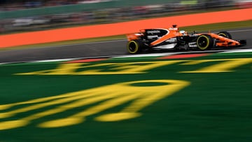 Fernando Alonso durante el Gran Premio de Gran Bretaña 2017