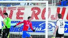 Mikel Álvaro brilla sobre la pista de hielo soriana