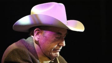 The world of professional poker has lost a legends and with that, we’re taking a look at just who was the 10-time poker world champion, Doyle Brunson.