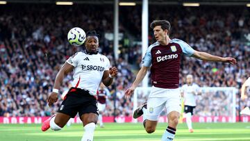 Alex Iwobi y Pau Torres.