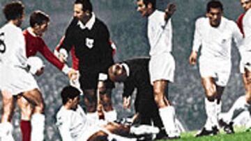 <b>UNA VICTORIA ARGENTINA</b>. Imagen de la final de la Copa Intercontinental del año 68, en la que Estudiantes de la Plata se impuso al Manchester United por 1-0 y 1-1.