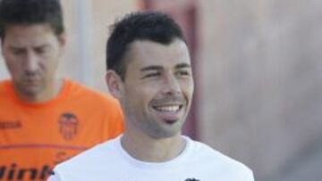 Javi Fuego, durante un entrenamiento con el Valencia.
