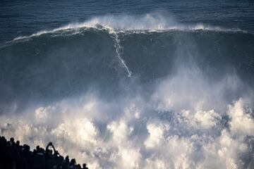 Las olas de Epsilon en Nazaré.