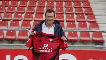 10/11/25
PRESENTACION
NUEVO ENTRENADOR MIRANDES
JESUS GALVEZ