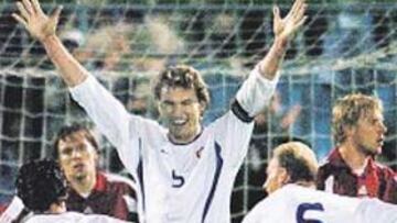 Varga pude hacer algún marcaje al hombre.