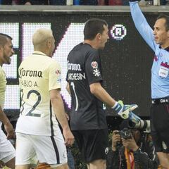 Las tres polémicas que marcaron el Clásico Nacional
