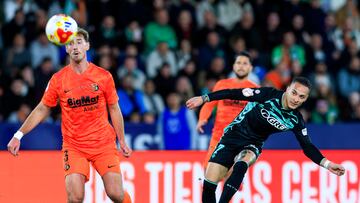 Antony, ante el Torrent.