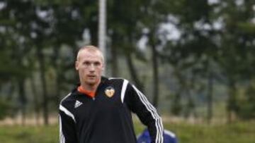 Se acaba el margen de tiempo para fichar a Jérémy Mathieu