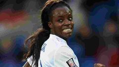 Aluko acusa al seleccionador feminino inglés de racista