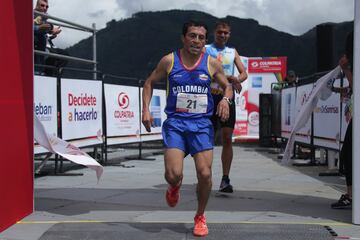 Este viernes, 8 de diciembre, se corrió la decimotercera edición de la carrera de ascenso a la Torre Colpatria. Frank Carreño y Liliana Moreno fueron los ganadores.