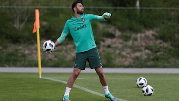 Portugal's national soccer team goalkeeper Rui Patricio attends a training session. REUTERS/Rafael Marchante