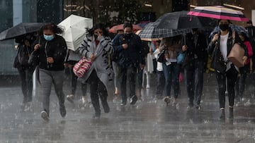 Partes del estado de California esperan la lluvia de un año en 36 horas