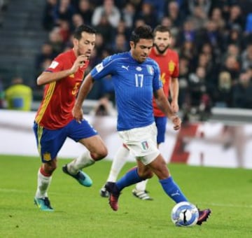 Italia y España igualaron 1-1 en Turín, en juego del grupo G por el paso al Mundial Rusia 2018. Vitolo marcó para el visitante y De Rossi para los locales.