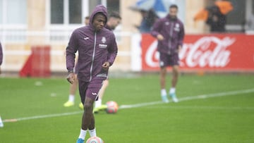 22/10/19 ENTRENAMIENTO DEL VILLARREAL 
  CHUKWUEZE