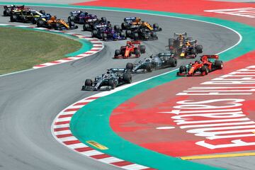 Lewis Hamilton (front Valtteri Bottas y Sebastian Vettel