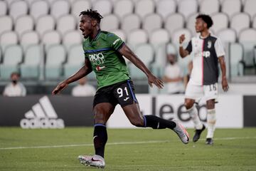 Golazo de Duván Zapata ante la Juventus. El delantero colombiano llegó a 15 anotaciones en Serie A