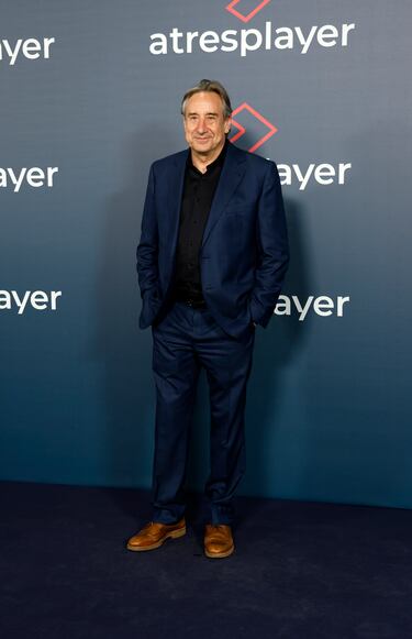 Juanjo Puigcorbe asiste al gran evento de presentación de novedades de la plataforma Atresplayer que se celebra en el cine Callao City Lights.