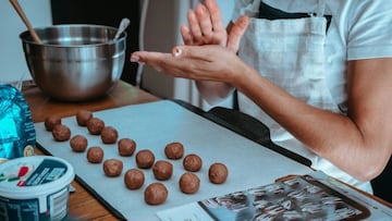 Una mujer enviaba comida al trabajo de su marido, un tiempo después se divorciaron: ahora tiene otra razón para seguir enviándola