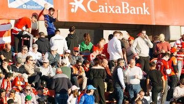 10/12/23 PARTIDO PRIMERA DIVISION 
GRANADA - ATHLETIC DE BILBAO 
En la imagen grada donde ha sucedido la emergencia MEDICA 