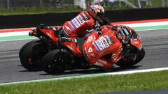 Petrucci y Dovizioso durante el Gran Premio de Italia.