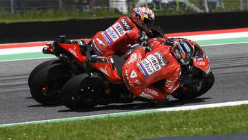 Petrucci y Dovizioso durante el Gran Premio de Italia.