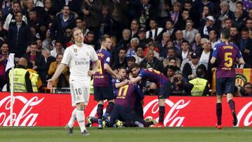 Luis Suárez celebra uno de sus goles al Madrid.