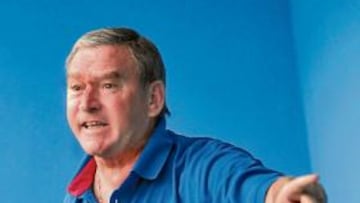 <b>PERFILANDO. </b>A Clemente aún le sobran jugadores de la plantilla.