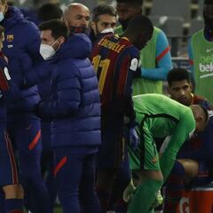 Messi: consejos en la prórroga y paseíto para celebrar el pase