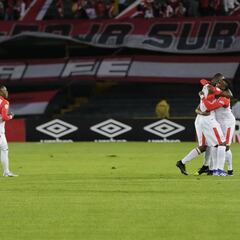 Santa Fe gana en Copa Águila
con gol de Velásquez a Bogotá