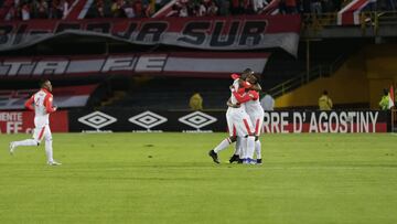 Santa Fe gana en Copa Águila
con gol de Velásquez a Bogotá